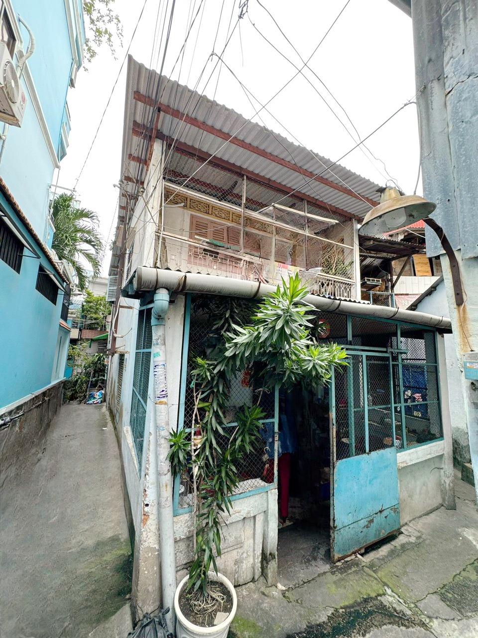 Nhà góc hẻm thông gần đường Hưng Phú P8Q8 - Giá : 3.4 Tỷ