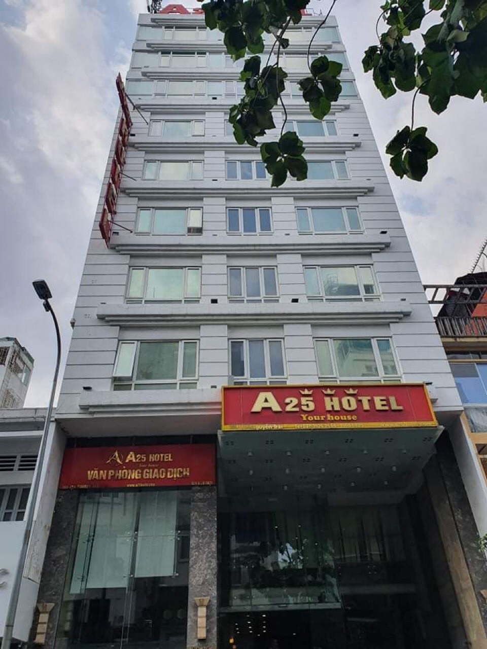 Bán khách sạn 3 sao Nguyễn Trãi Quận 1