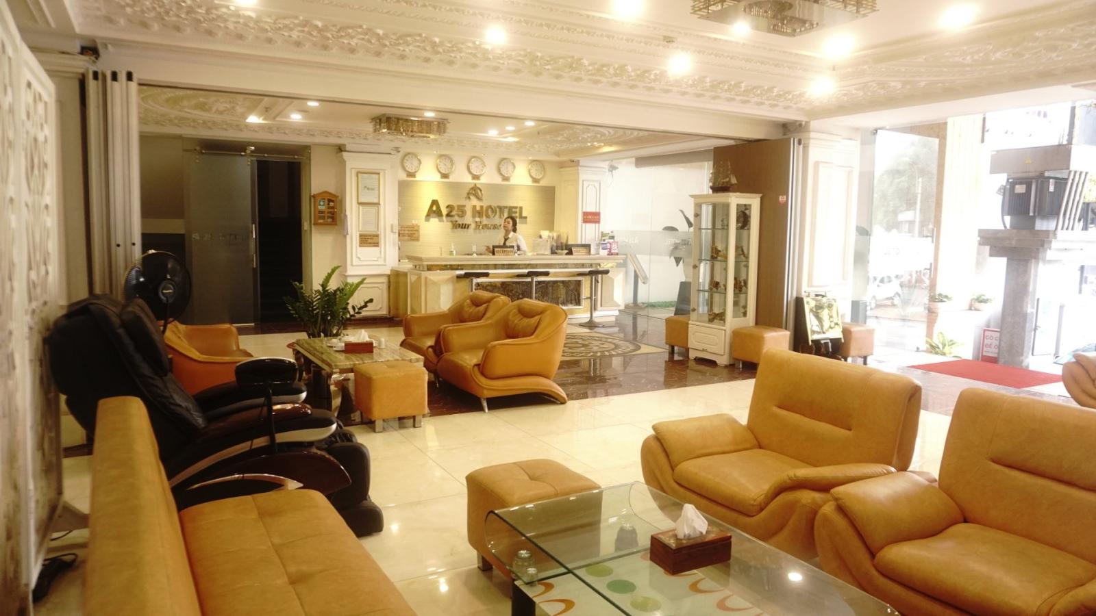 Bán khách sạn 3 sao mặt tiền Lê Thị Riêng Bến Thành Quận 1