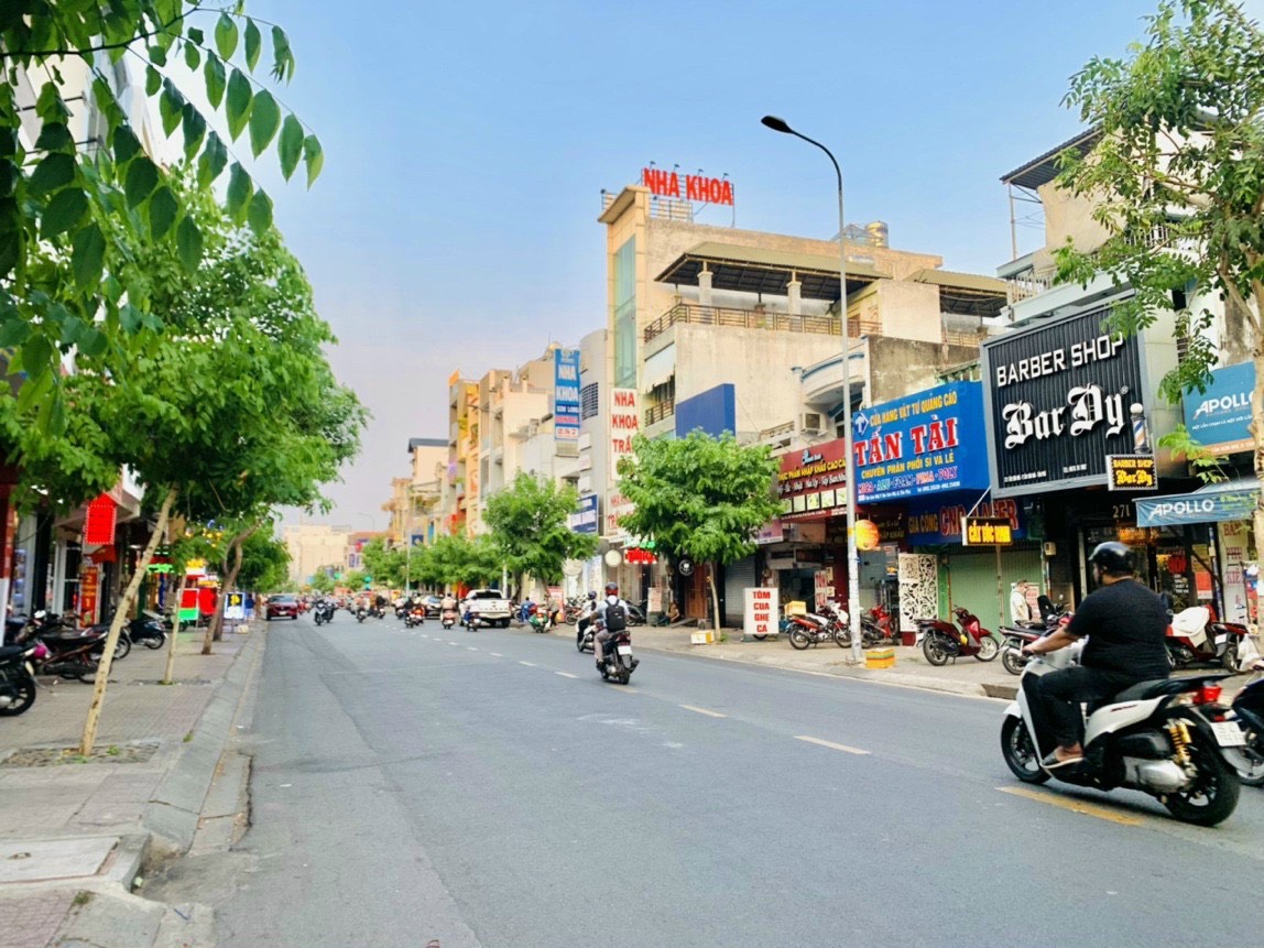 Bán nhà MTKD đường Tân Sơn Nhì,Q. Tân Phú - DT: 14x35m - 1 lầu đang cho thuê - Gía: 80 tỷ