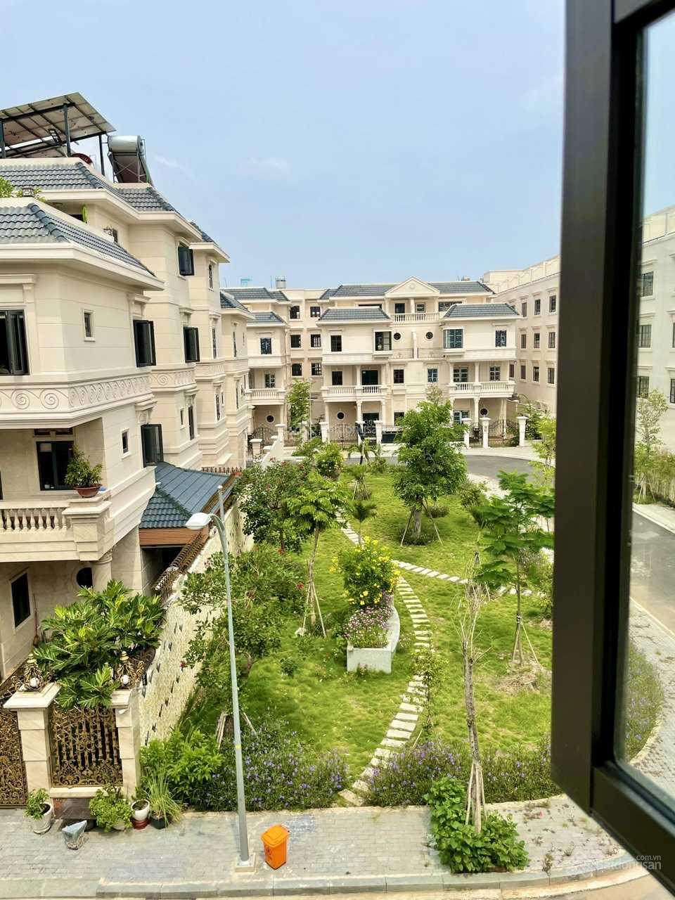 Bán gấp biệt thự CityLand Park Hills - Phan Văn Trị, P10 DT: 10x20m 4 lầu giá 35 tỷ