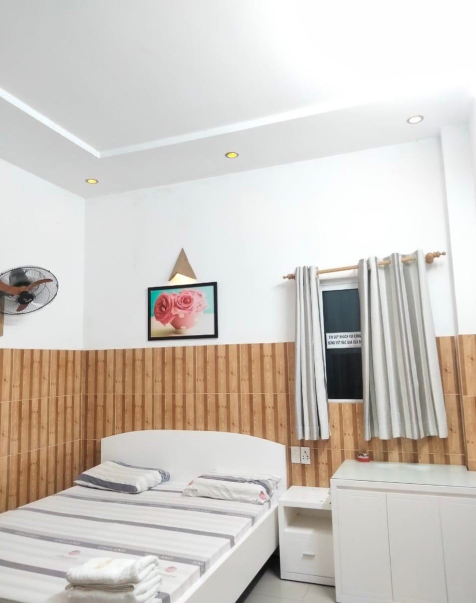 Chuyển Nhượng Khách Sạn 6 tầng 170m2 Quận 12 TPHCM - giá Tốt