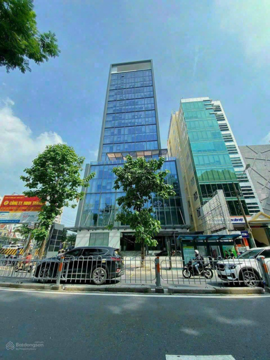 Bán building siêu vị trí MT Phổ Quang, 8 x 28m hầm + 10 lầu HĐT: 220 triệu/tháng, giá: 36 tỷ TL