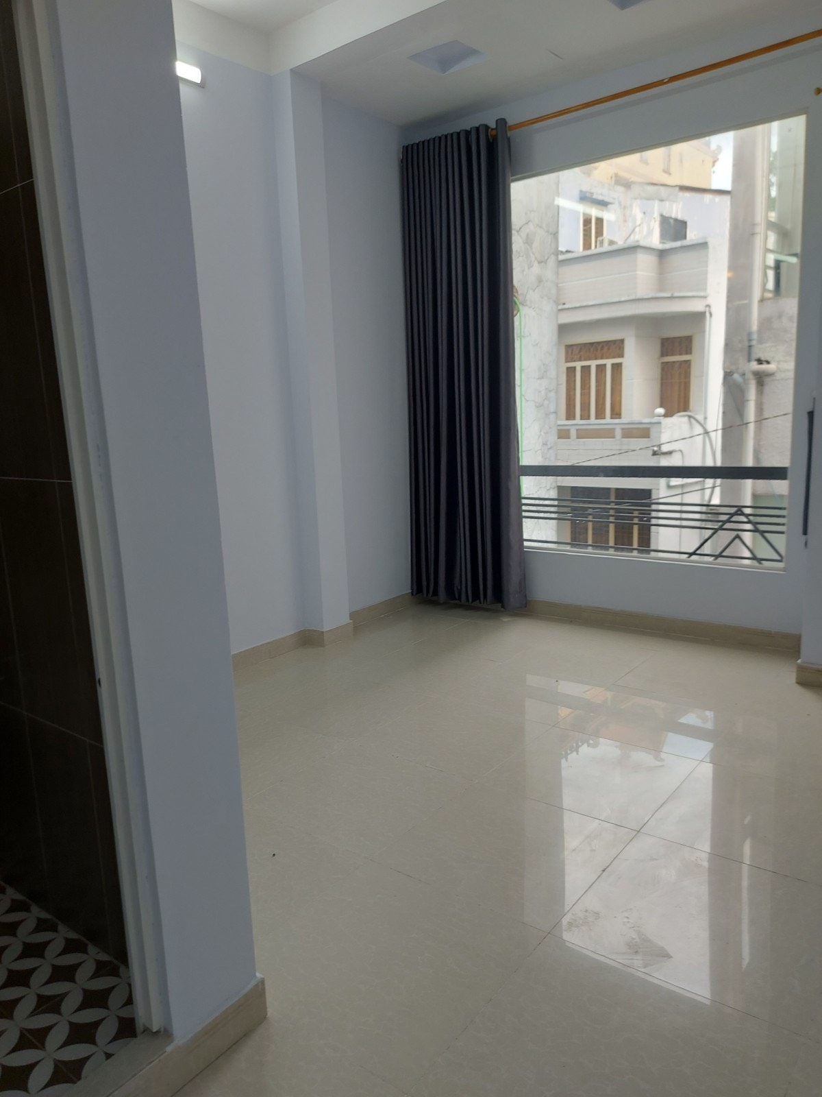  VỊ TRÍ ĐẸP- HẺM ÔTÔ ĐỖ CỬA,GẦN ĐƯỜNG NHÀ 4 TẦNG MỚI ĐẸP VÀO Ở NGAY NHỈNH 6TỶ