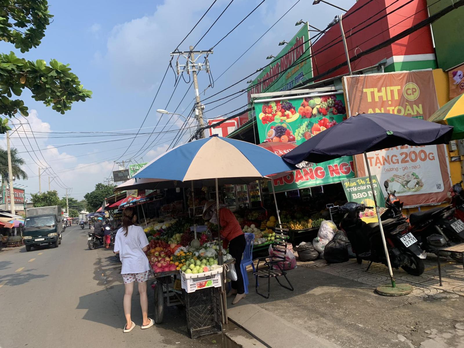 Bán nhà mặt tiền chợ Bùi Văn Ngữ, ra đường Nguyễn Ảnh Thủ và Tô Ký, buôn bán sầm uất