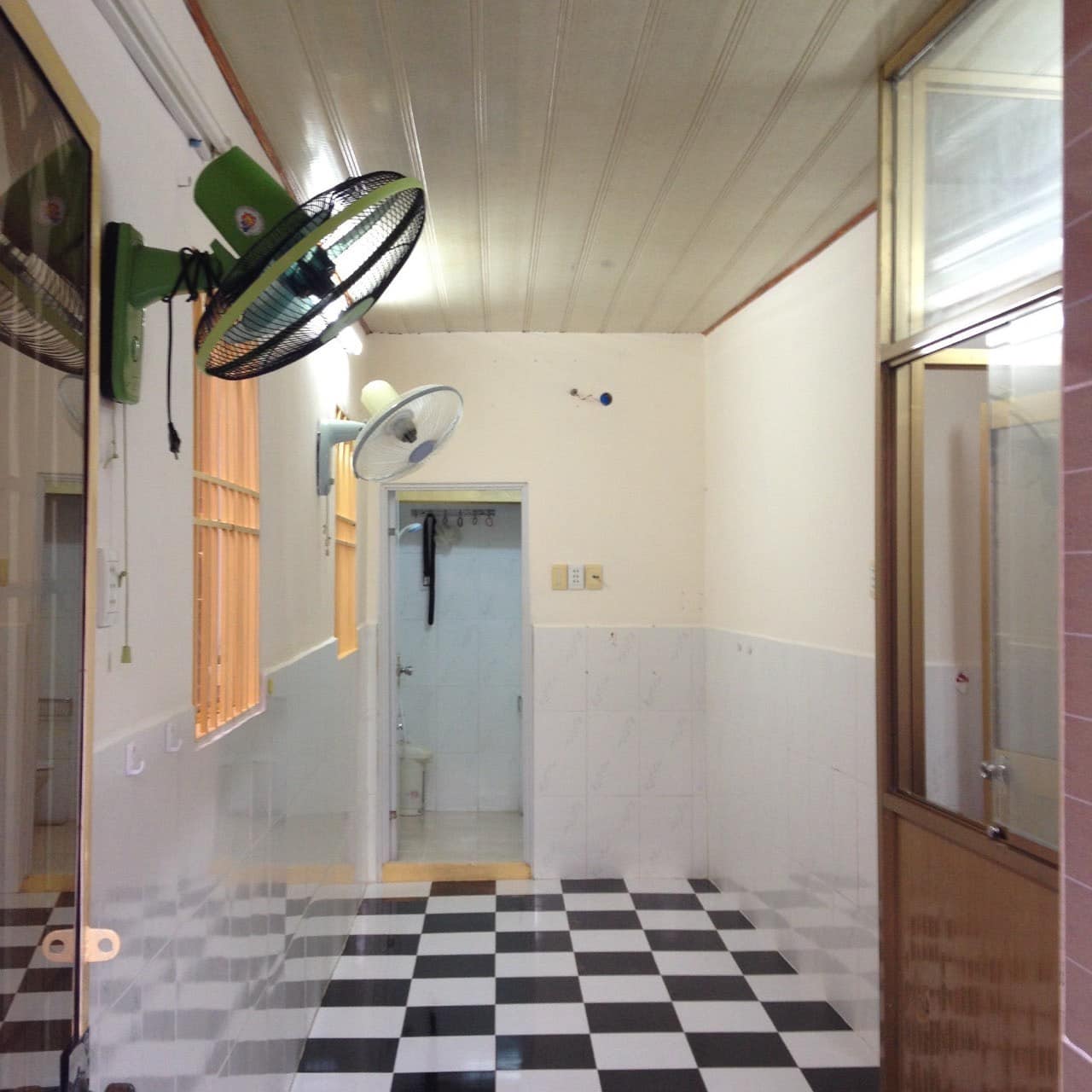 Bán nhà Trần Bình Trọng, Quận 5, 18m2, 2.6 x 7m, 2 tầng, chỉ 2.1 tỷ TL