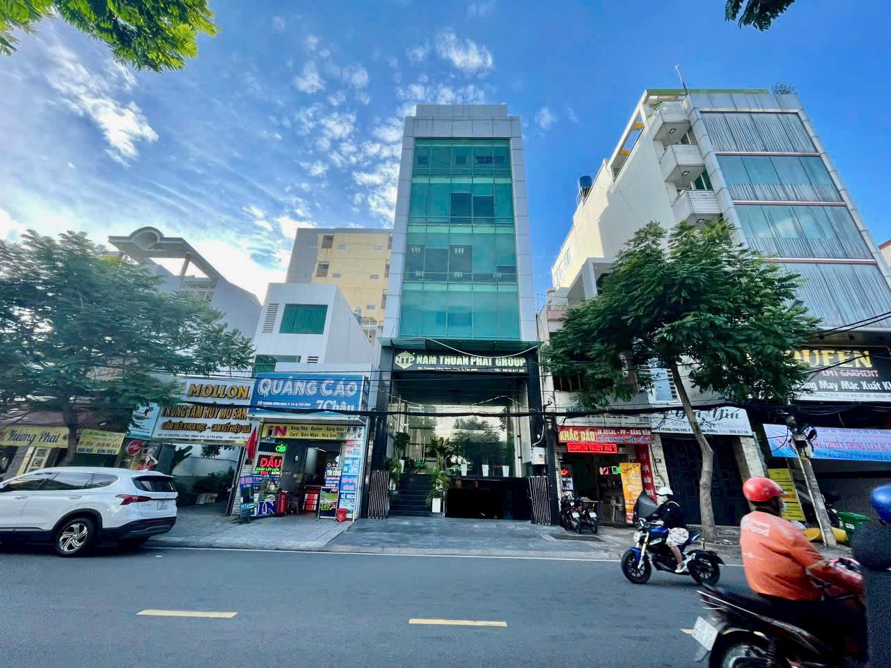 Bán Gấp Building MT ngay Trường Chinh, Tân Bình,7.5x22m, H 8 lầu, Giá 50 tỷ