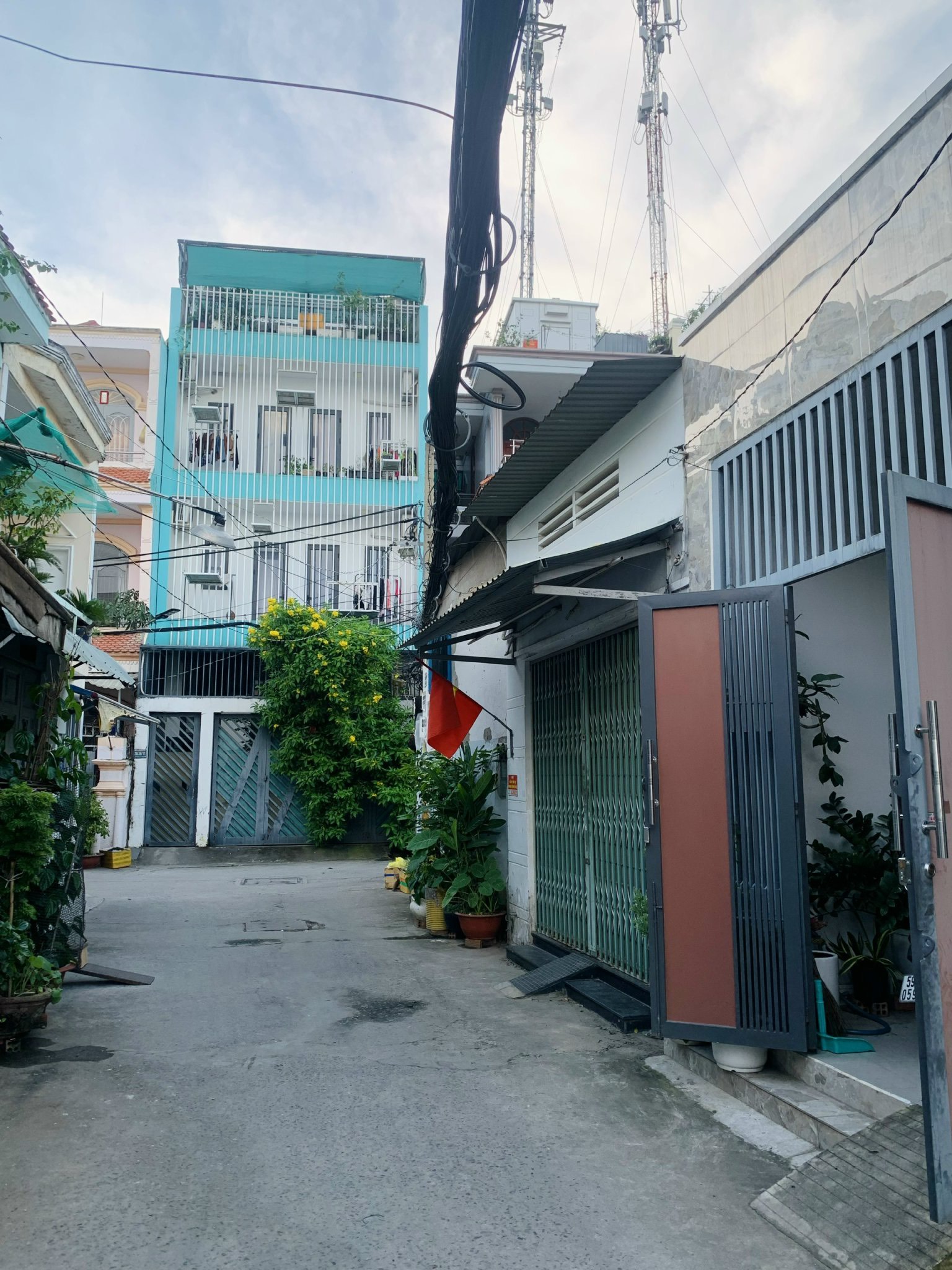 Chính chủ cần bán căn nhà mới HXH đường Bình Lợi cách Phạm Văn Đồng chỉ 100m