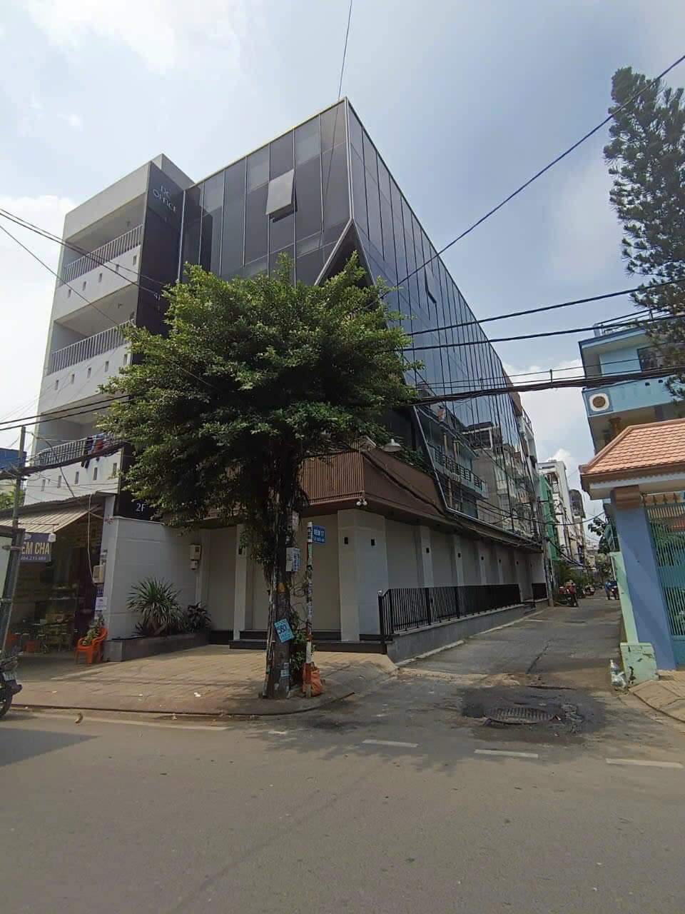 Bán nhà căn góc MTKD Nguyễn Hữu Tiến Tân Phú 6.25x26m đúc 3 lầu ST giá 35 tỷ TL