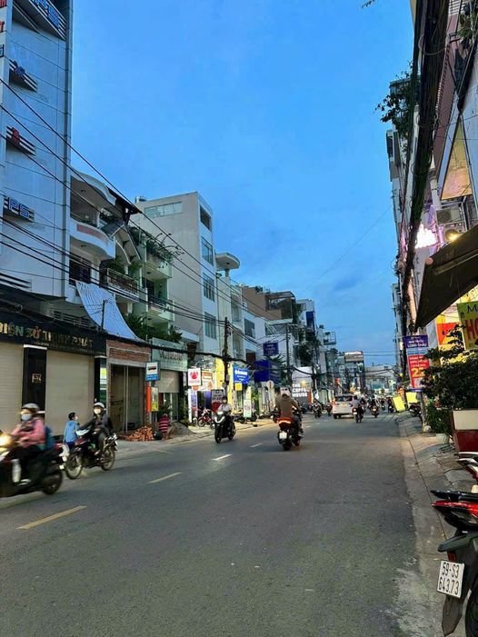 MT đường D1-Nguyễn Văn Thương. _( NH 4.8x20m -  4Tầng nhà mới đẹp )_ HĐT 40tr/tháng. 24 Tỷ
