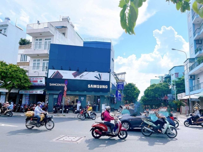 Bán nhà 2 mặt tiền đường Tây Thạnh Q.Tân Phú, DT: 10x20m nhà cấp 4 giá 40 tỷ thương lượng.