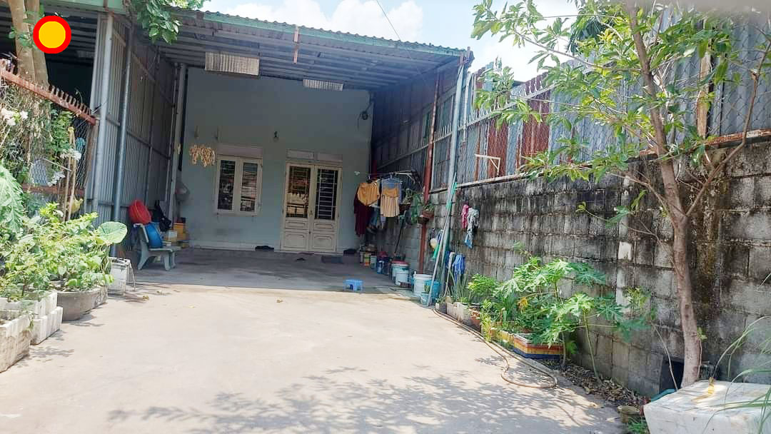 Bán nhà Linh Xuân, Thủ Đức, DT: 10mx22m, đường ôtô, giá hơn 4 tỷ.