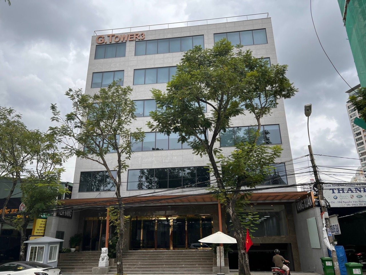 Building MT Nguyễn Văn Hưởng, P. Thảo Điền, Quận 2; Giá 320 tỷ, DT 1 tỷ/ tháng