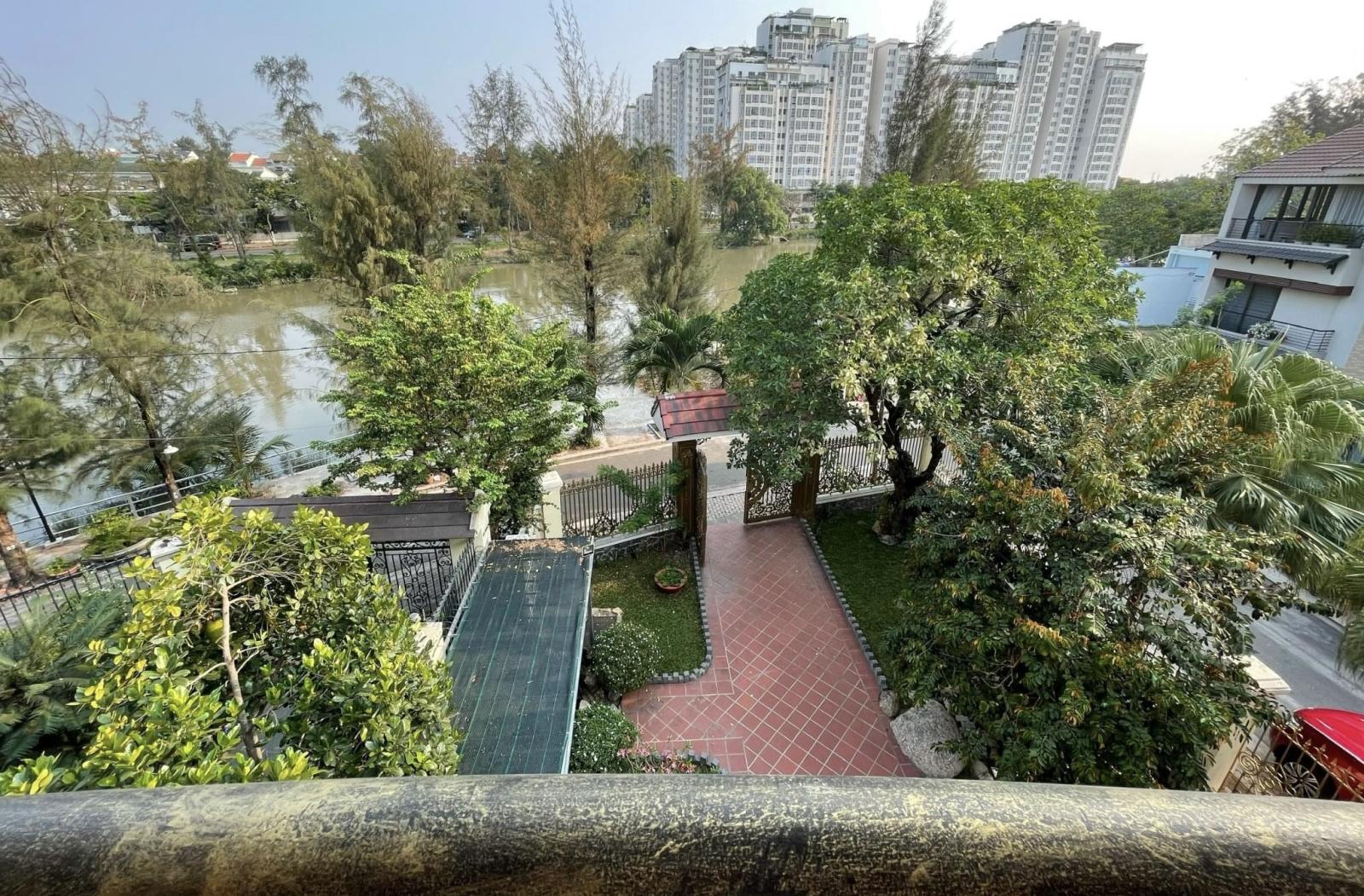Bán biệt thự góc 3 mặt tiền view sông Vip nhất khu Tân Quy Đông, P. Tân Phong, Quận 7. , DT 12 x24m giá 65ty 