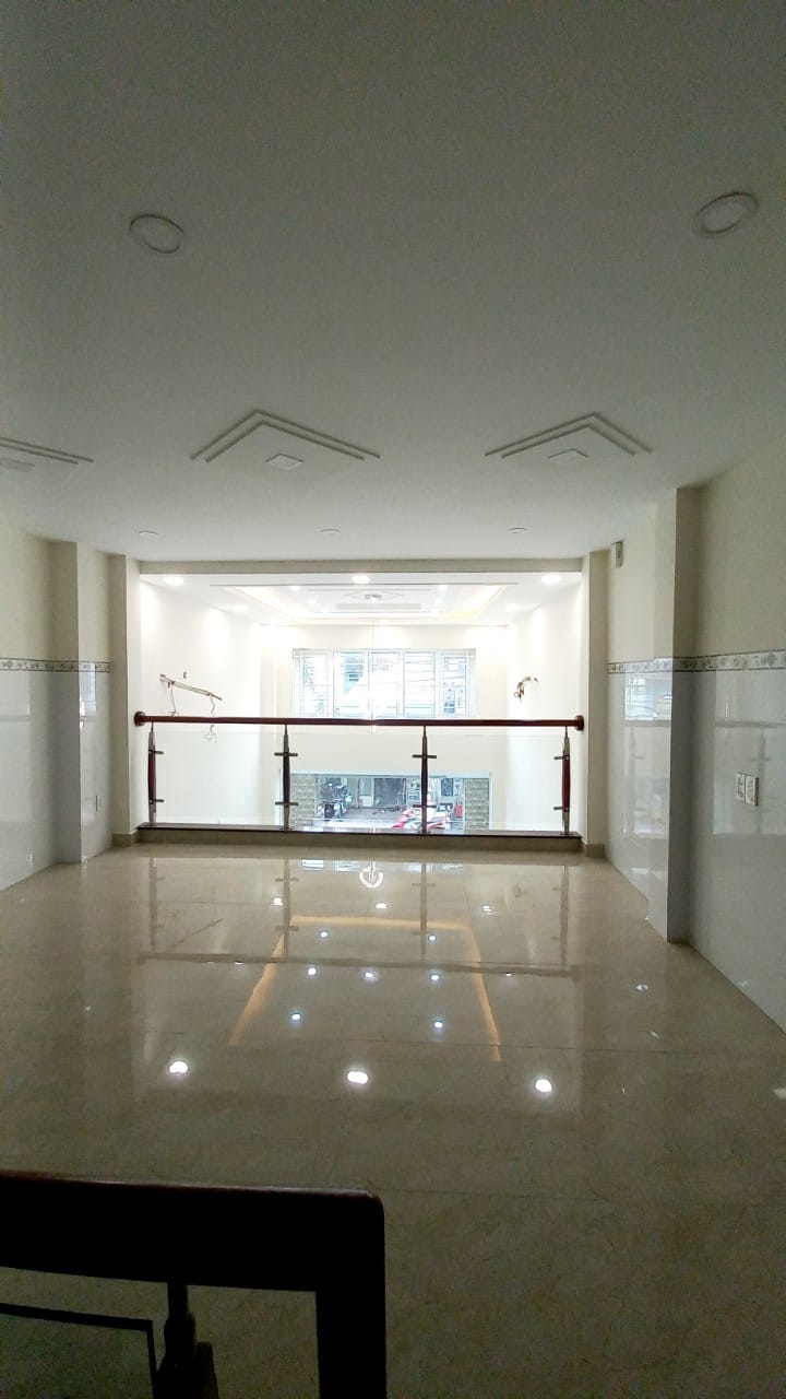 Bán nhà Q8 Mặt tiền KD Tạ Quang Bửu - 5 tầng Sân Thượng nở hậu - Thu nhập từ 35tr/tháng