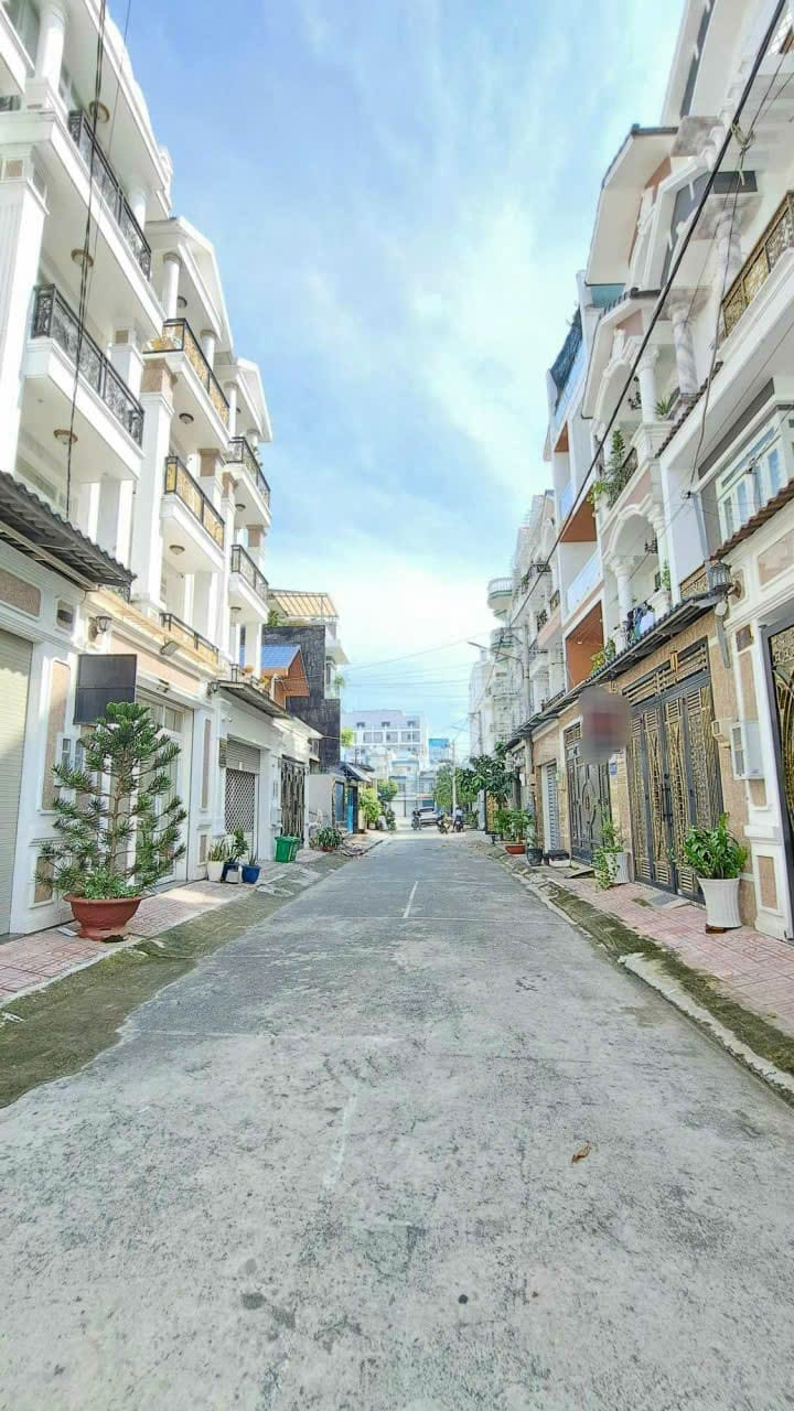 Bán nhà Quốc lộ 13 - Ngay Vạn Phúc Citi - Hiệp Bình Phước - Thủ Đức - 60m2 - 4 Tầng
