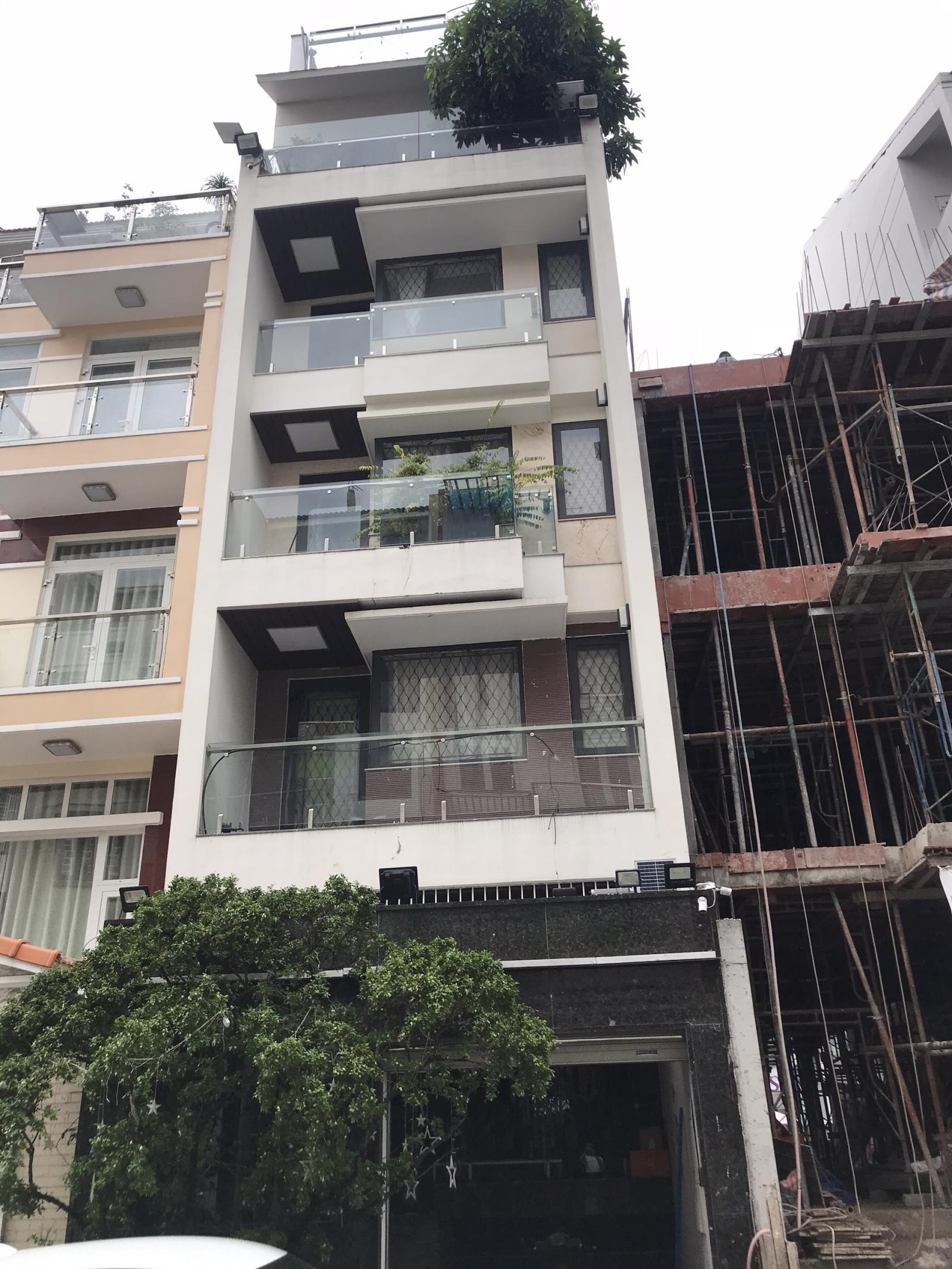 Bán nhà mặt tiền đường Cư Xá Bình Thới, DT: 4x17m, 4 lầu giá 12,5 tỷ 0888712323