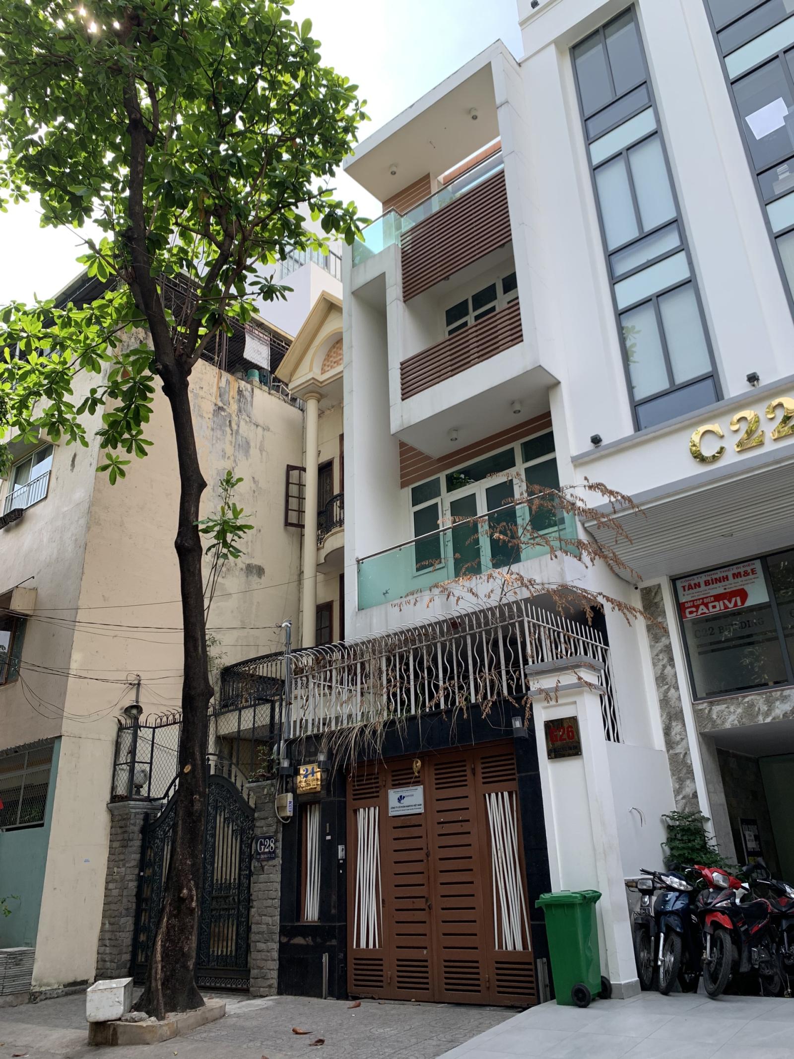 Bán nhà hẻm Hồng Hà Tân Bình, nhà mới 4 lầu, giá 12.7 tỷ, lh Thuý xem nhà