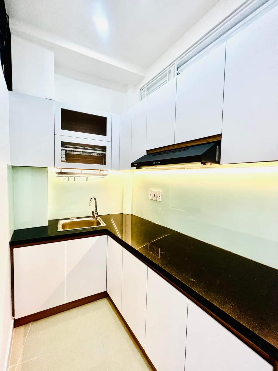 BÁN NHÀ GẦN ĐƯỜNG LÊ QUANG ĐỊNH DT: 78M2 GIÁ 3TY9 CÒN TL.