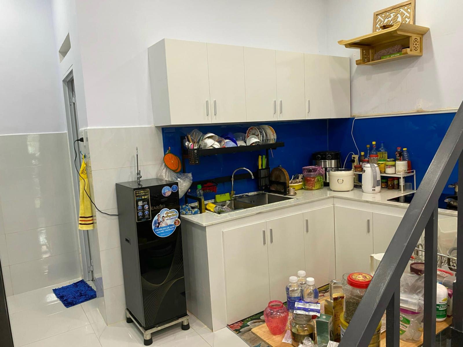 Bán nhà đường Tân Quý, Tân Phú dt 48m2, BTCT 2 lầu giá chỉ 4 tỷ.