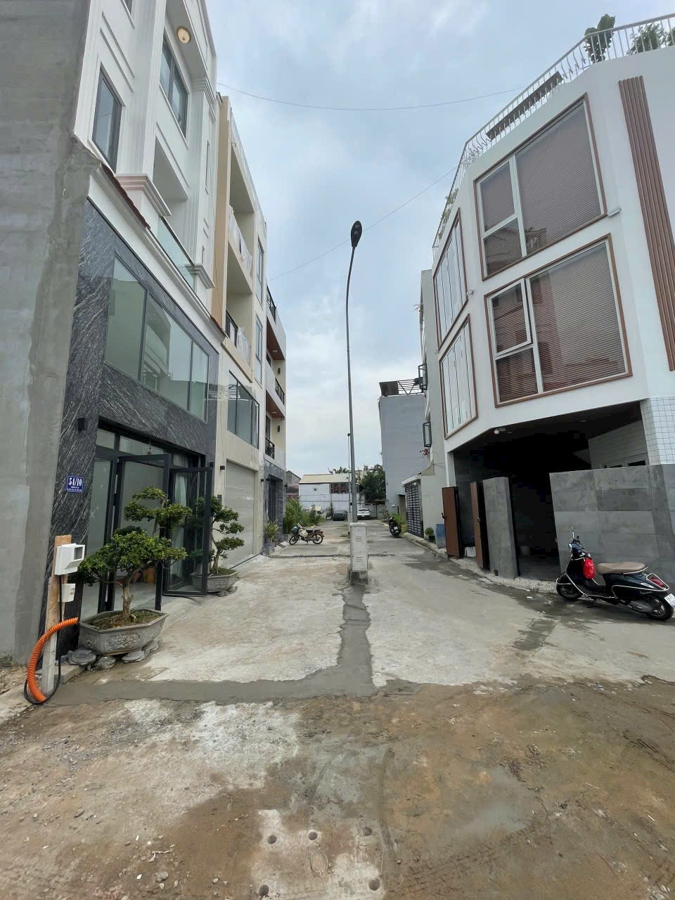 Bán nhà phố kdc đường số 10, Quận 2 cách Nguyễn Thị Định 200m gần Chợ 💥Tặng full nội thất, 3L có thang máy. Hẻm ôtô quay đầu 💥 0903034123