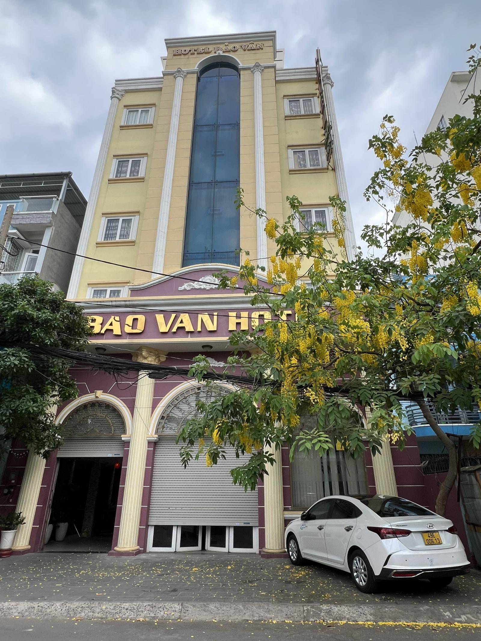 Bán Khách sạn Mặt tiền đường số Dương Quảng Hàm, 12x20m, 6 lầu, 36P, thu nhập 250tr/th, 33 tỷ TL