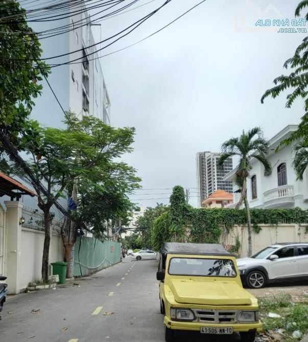 Nhà cần bán: Nhà 4 lầu hẻm xe hơi, đường Lương Văn Can P15 - Q8