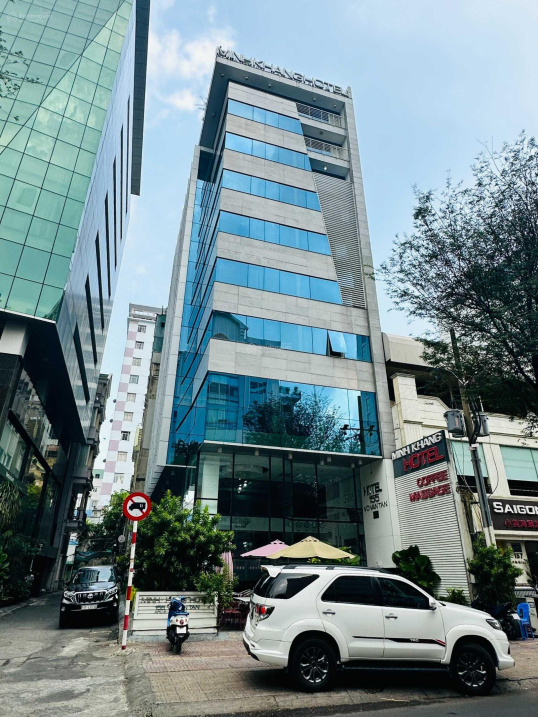 Ngộp bank - Giảm 6 tỷ bán Mt Lê Thánh Tôn, Quận 1. 3 tầng - HĐT 180 triệu/tháng - Giá 68 tỷ. LH: 0931303688