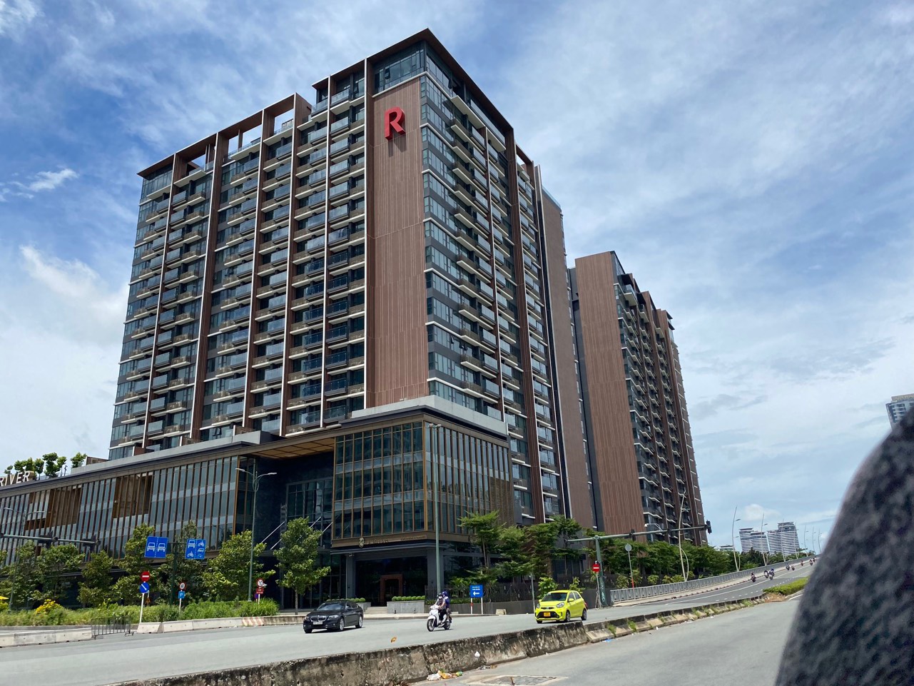 Bán building mặt tiền phường Tân Định - DT: 20 x 25m - Hầm + 8 lầu - HĐT: 300 tr/thg - Giá: 108 tỷ