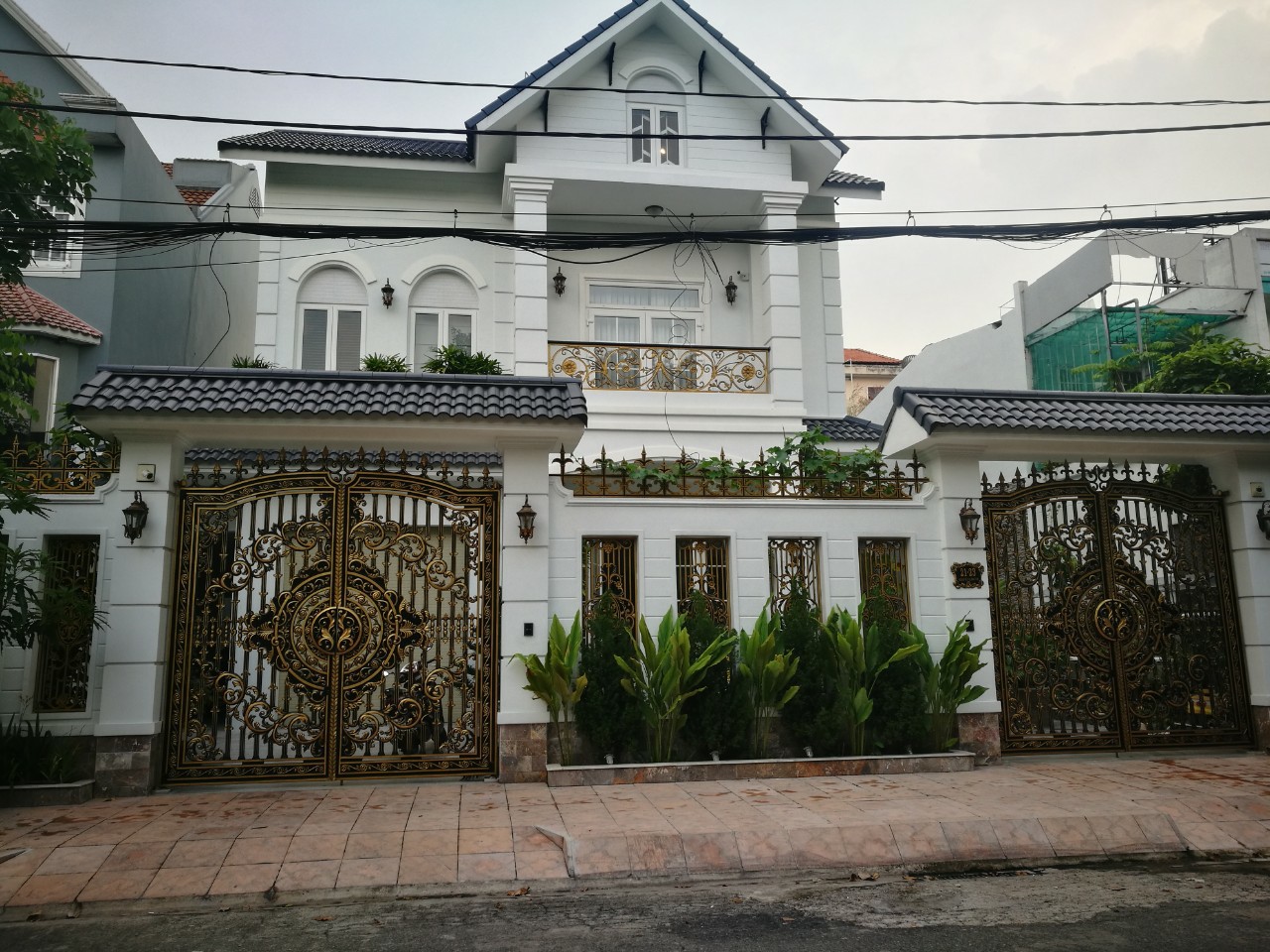 Nhà bán ngay khu Biệt Thự Him Lam - Phổ Quang, P2 Tân Bình. DT: 7.5x16m, 4 tầng. Giá 42 tỷ