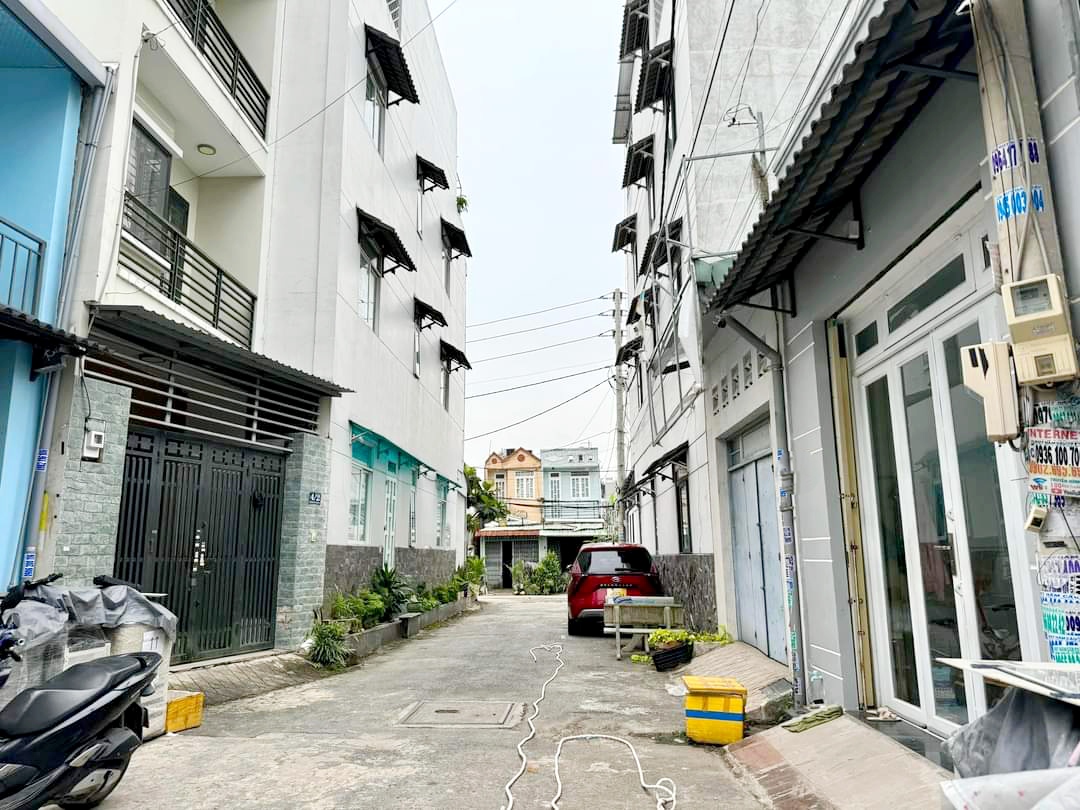 Bán nhà 3 tầng 69m2 mới, HXH tránh Thạnh Lộc, Quận 12 gần Chợ Cầu Đồng