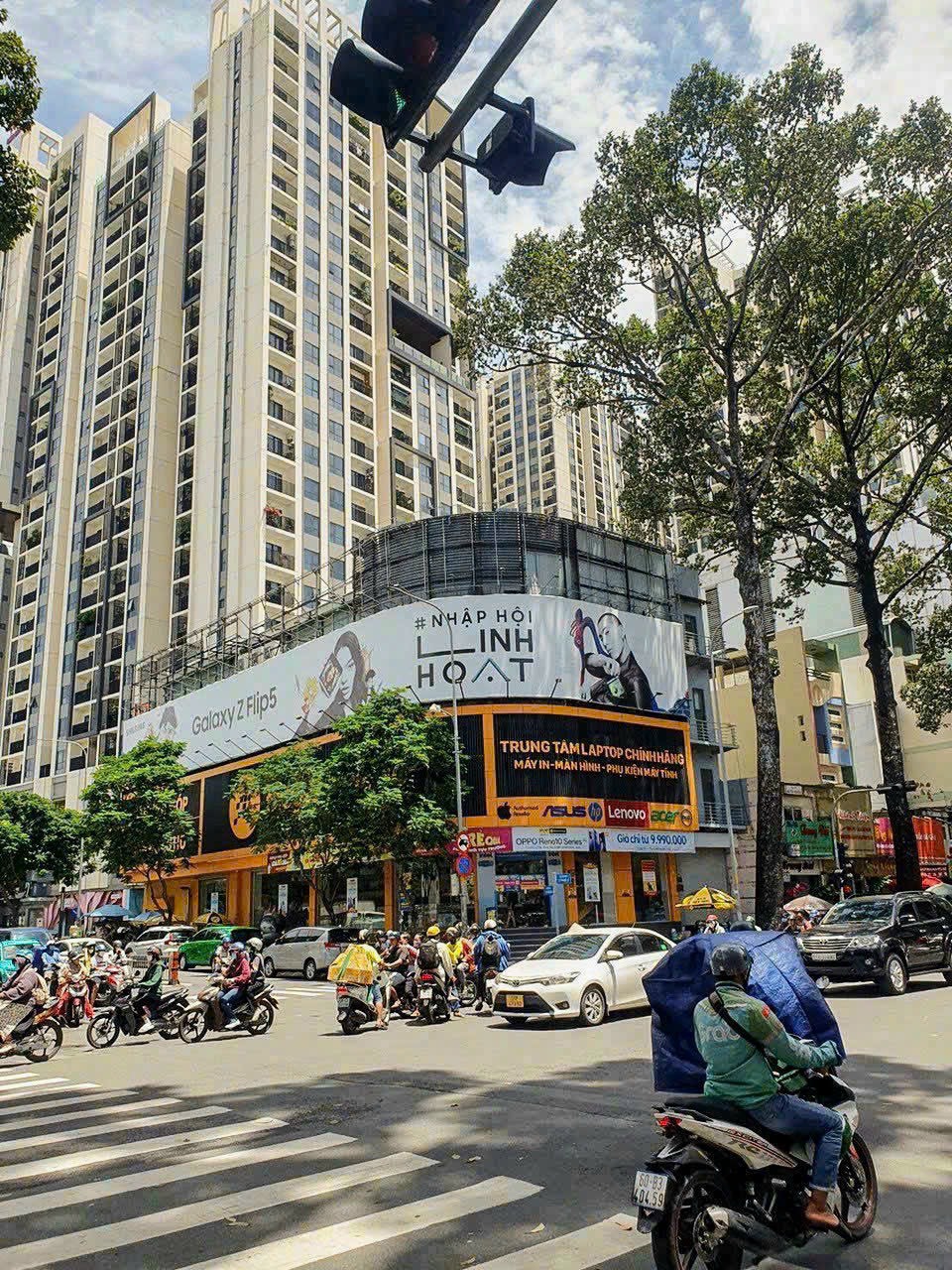 Mặt tiền kinh doanh đường Hoàng Hoa Thám, Q. Tân Bình. DT 5m x 22.3m, trệt 2 lầu. Giá bán 20 tỷ TL