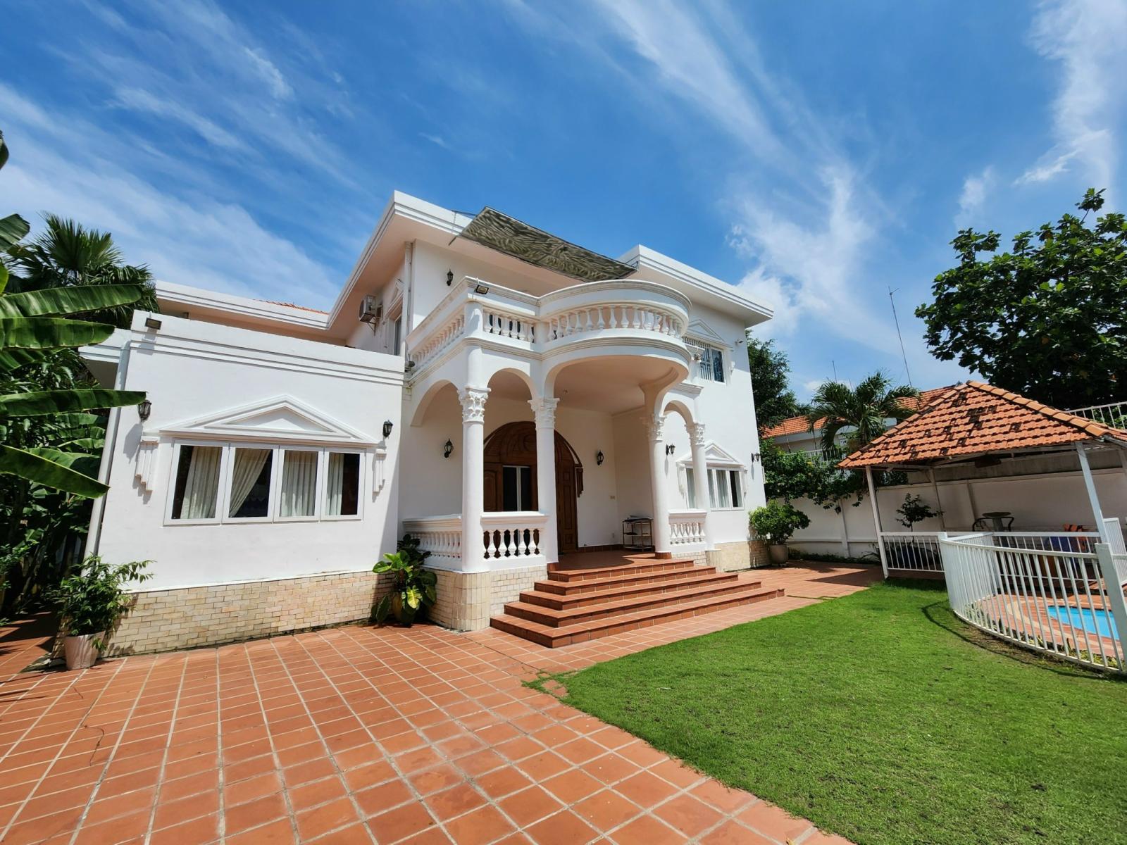 Bán Villa view sông Sài Gòn Đường 55, Thảo Điền, Quận 2, diện tích 1000m giá 180 Tỷ Lh 0938061333