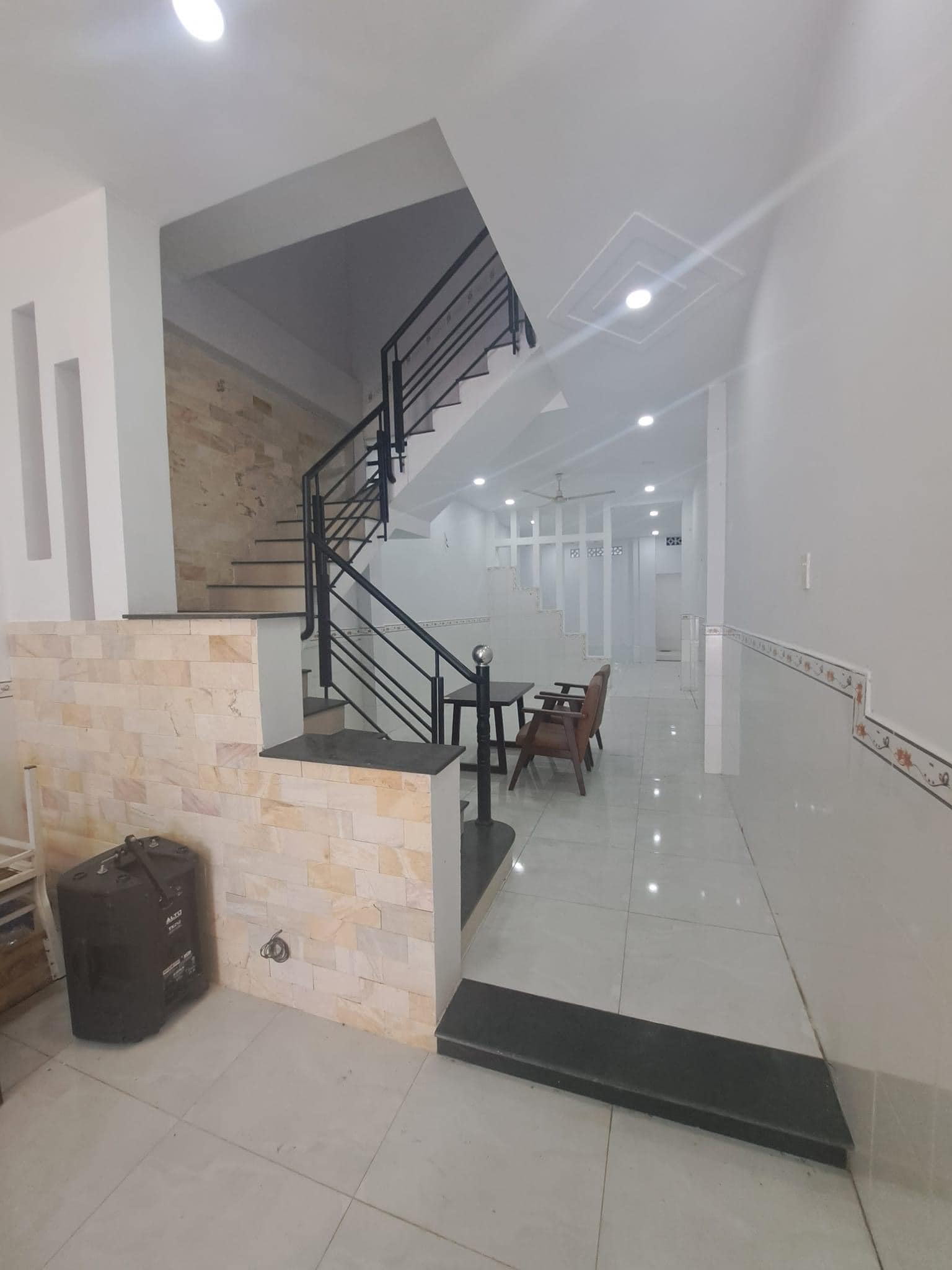 XE HƠI TỚI NHÀ - NHÀ 2 TẦNG BTCT- ĐƯỜNG LÊ VĂN LƯƠNG - GIÁ CHÀO CHƯA ĐẾN 4Tỷ