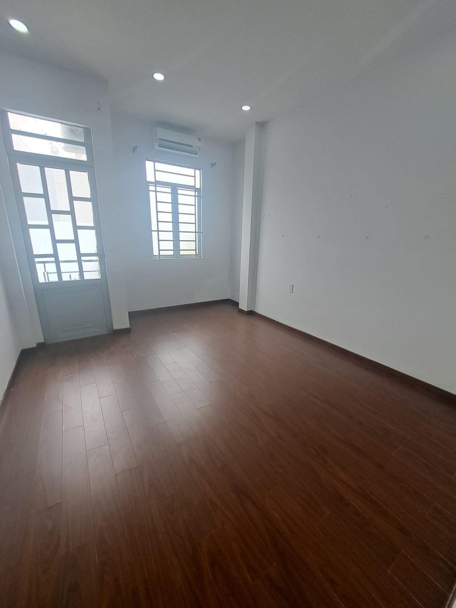 XE HƠI TỚI NHÀ - NHÀ 2 TẦNG BTCT- ĐƯỜNG LÊ VĂN LƯƠNG - GIÁ CHÀO CHƯA ĐẾN 4Tỷ