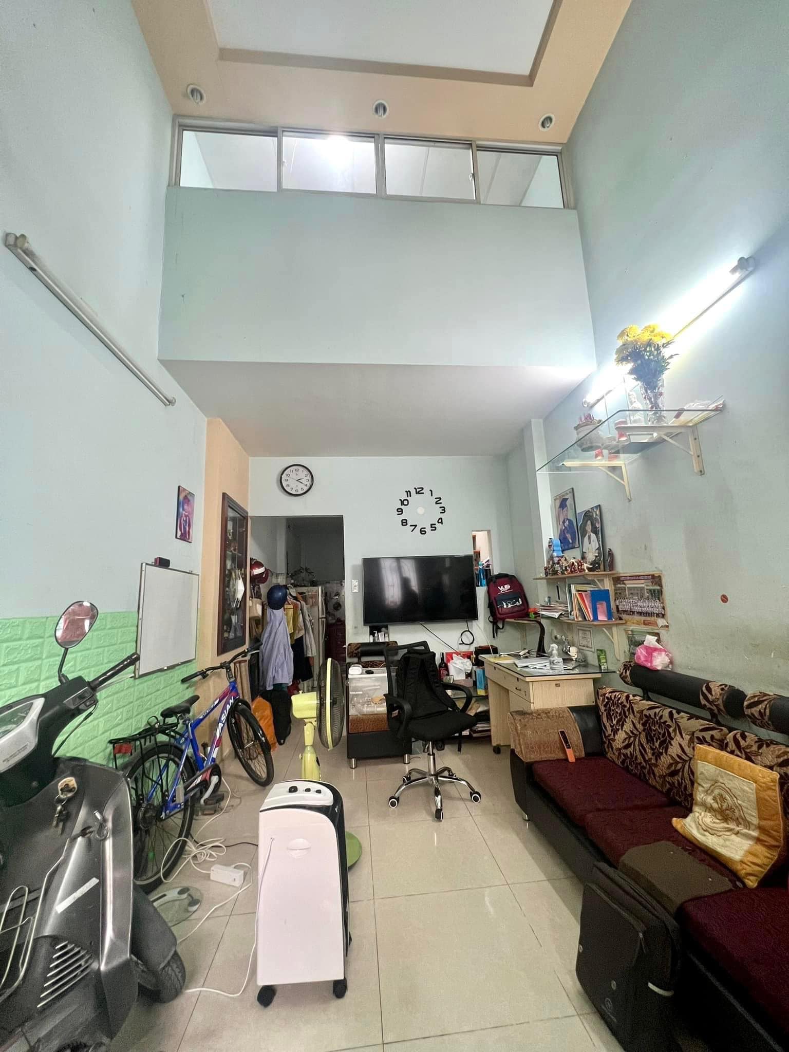 Bán nhà quận Tân Bình, đường Hoàng Bật Đạt, phường 15, 33m2, 2 tỷ 950