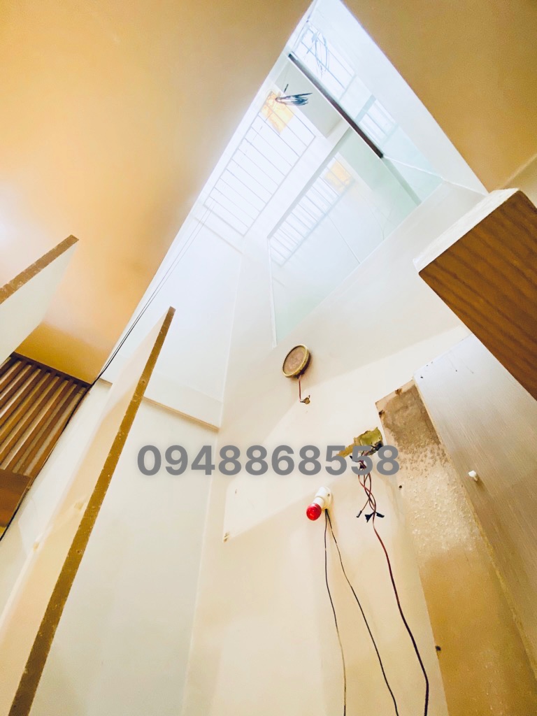 BÁN NHÀ GẦN CẦU TẠ QUANG BỬU Q8, THIẾT KẾ HIỆN ĐẠI, SỔ VUÔNG ĐÉT CẤT KÉT 45M2, 3.47 TỶ (  TL )