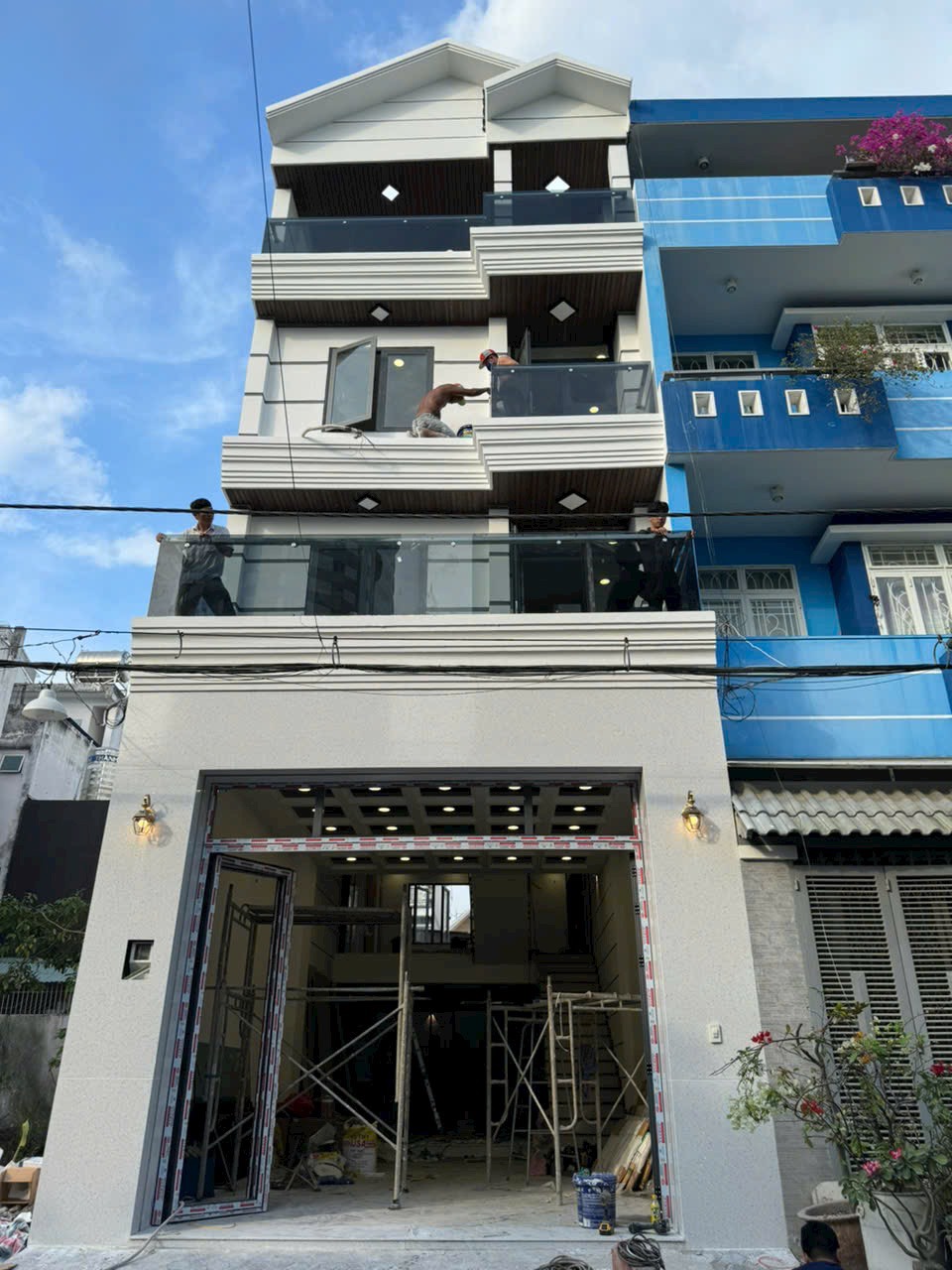 Bán nhà 3 lầu khu Vạn Phát Hưng, Hoàng Quốc Việt, Quận 7, Dt 5x16m. giá 14,8 tỷ.