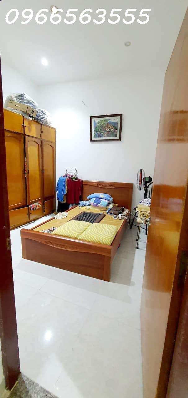 Kèo thơm - Quận 4 - 42m2- 2 tầng - hẻm 4m - giá 4 tỷ tl