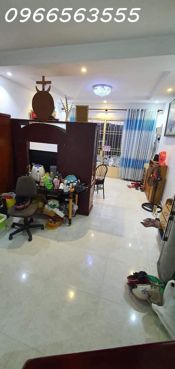 Kèo thơm - Quận 4 - 42m2- 2 tầng - hẻm 4m - giá 4 tỷ tl