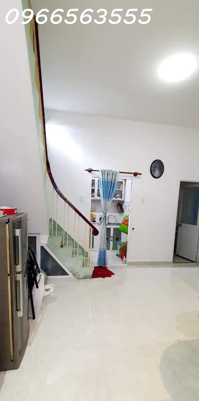 Kèo thơm - Quận 4 - 42m2- 2 tầng - hẻm 4m - giá 4 tỷ tl
