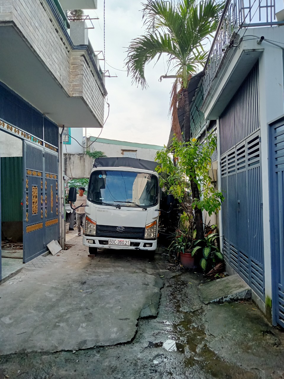 ĐẤT DIỆN TÍCH RỘNG - CHO XÂY DỰNG CAO TẦNG - XE HƠI NGỦ TRONG NHÀ