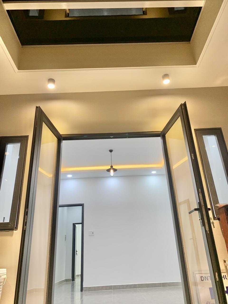 QUẬN 6 VỊ TRÍ MẶT TIỀN KINH DOANH SUNG NGANG 4M DÀI 18M 3 TẦNG CHỈ 10 TỶ NHỈNH.