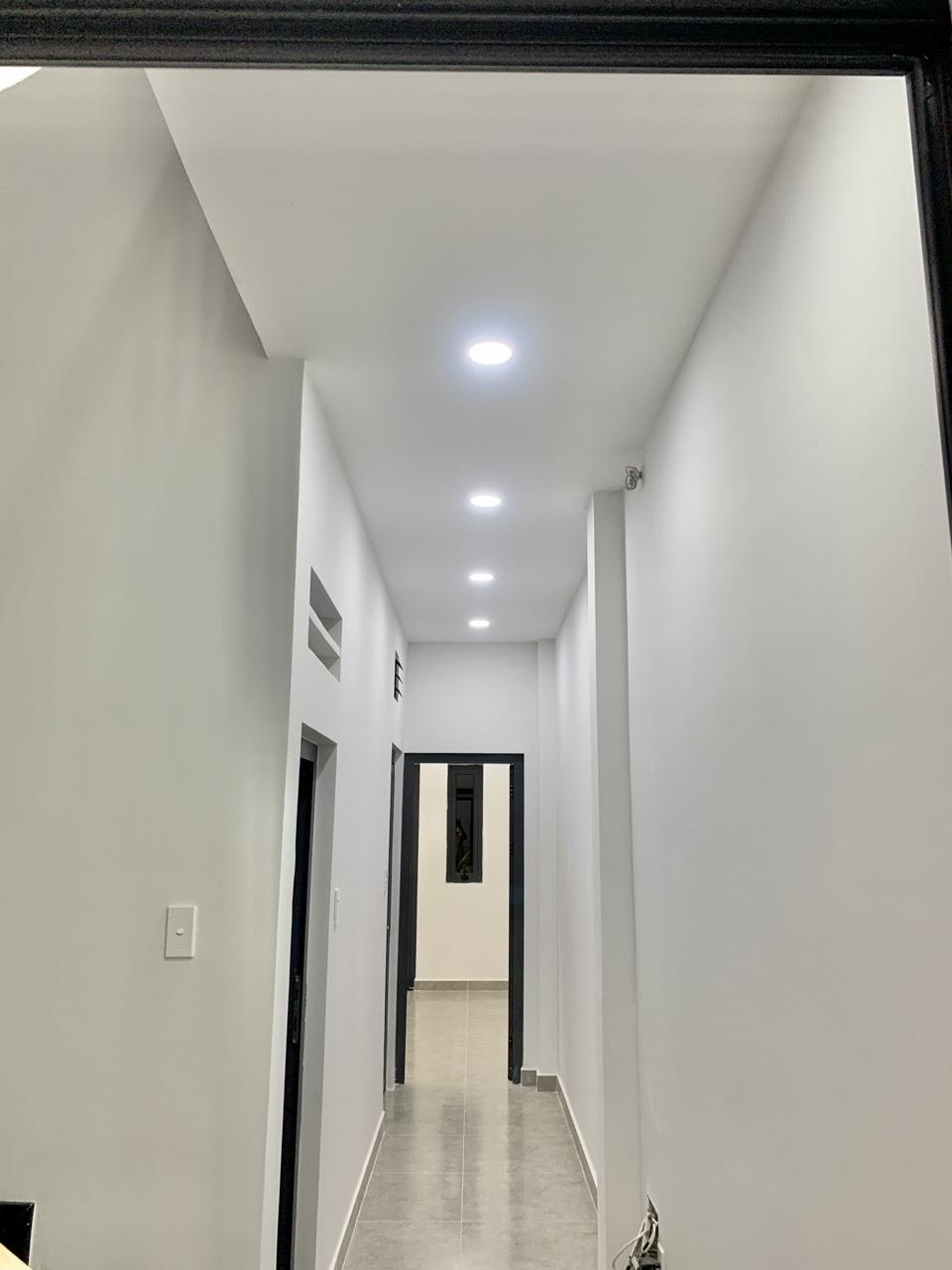 QUẬN 6 VỊ TRÍ MẶT TIỀN KINH DOANH SUNG NGANG 4M DÀI 18M 3 TẦNG CHỈ 10 TỶ NHỈNH.