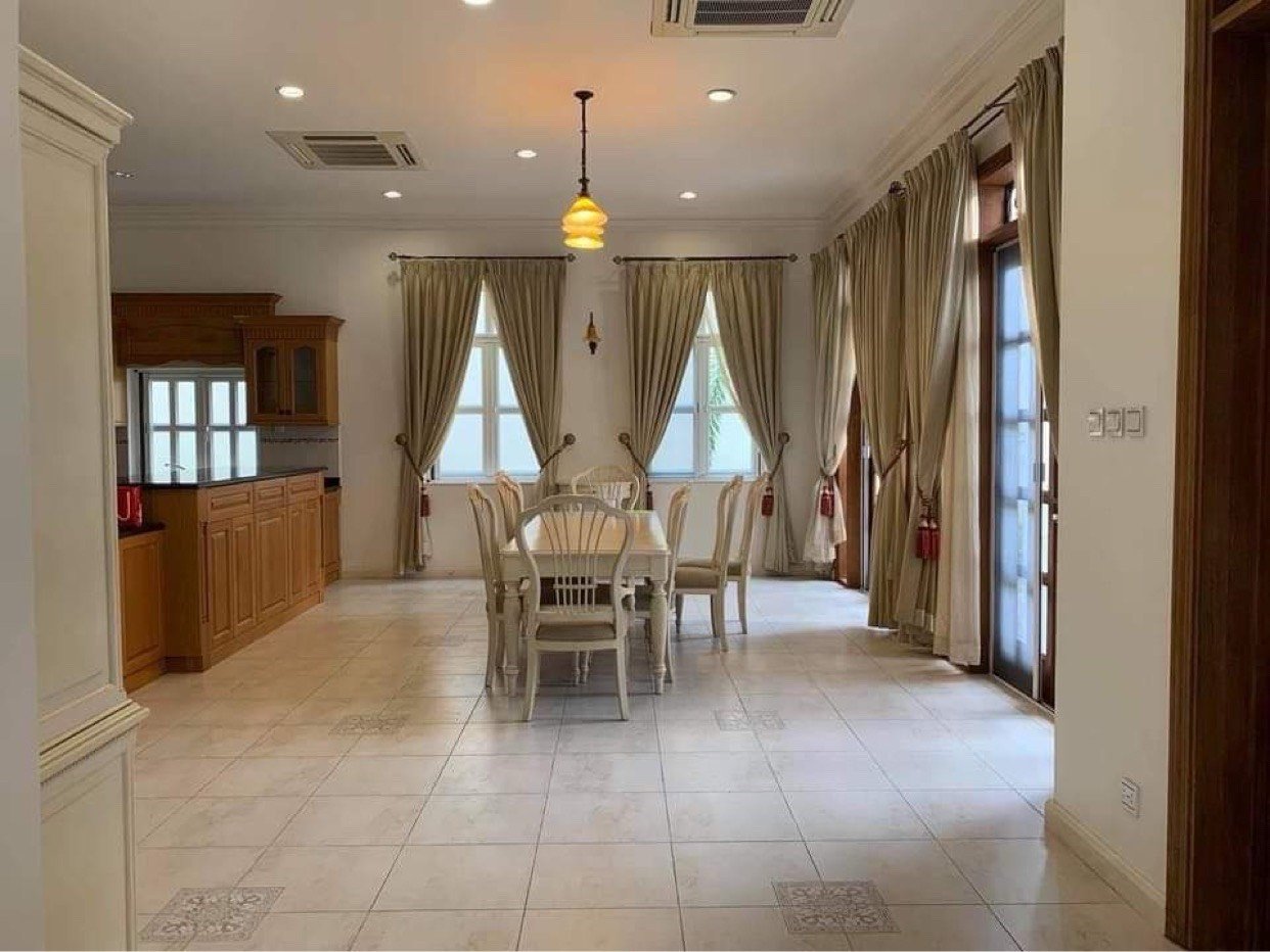 Xuất Cảnh! Bán Biệt thự Đường số 11 - Phường Thảo Điền - Quận 2 - 20x20 - 2 lầu - Hồ Bơi - Giá: 100 Tỷ