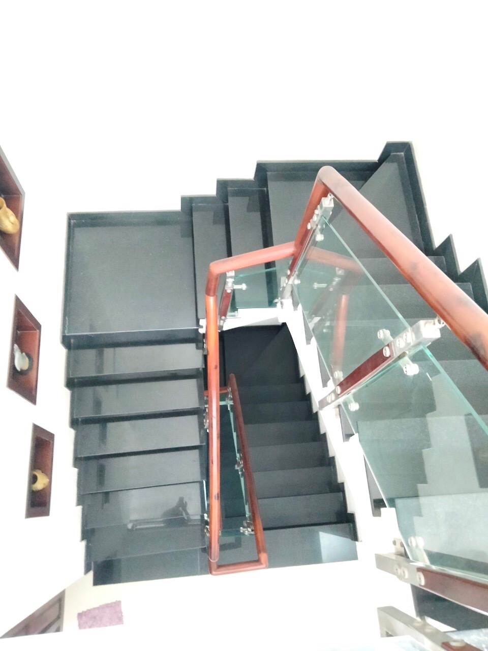 Xuất cảnh cần bán gấp căn nhà đường 10m Nguyễn Hồng Đào phường 14 quận Tân Bình 5x20m nhà mới 5 tầng thang máy giá 15.5 tỷ 