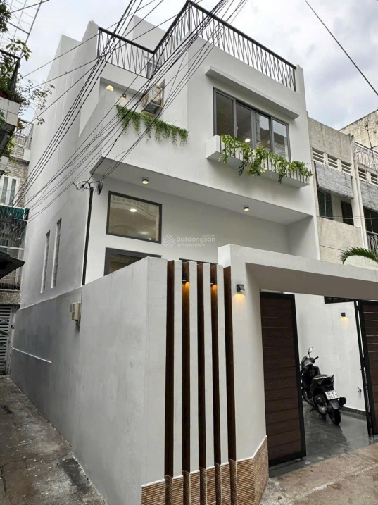 Nhà như biệt thự mini Ngang 6m, Xe Hơi 7c vào Nhà Đường Huỳnh Văn Bánh, P11, Phú Nhuận