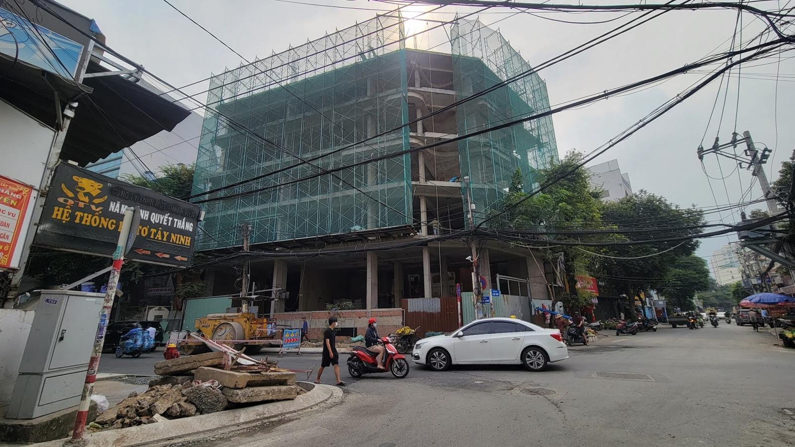 Tòa nhà 7 tầng góc 2 mặt tiền Cửu Long - Lam Sơn Tân Bình