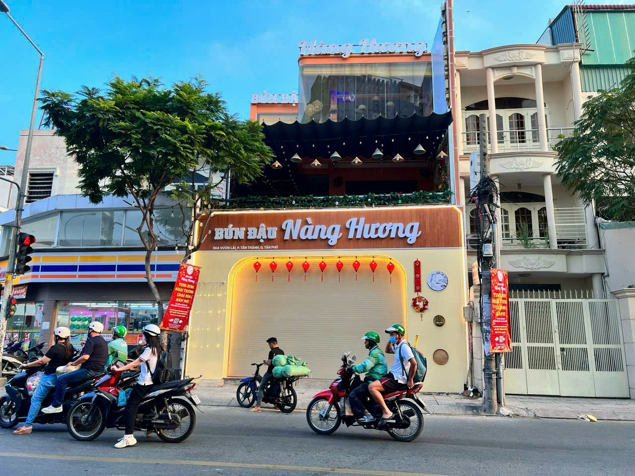 Bán nhà MTKD Vườn Lài gần Lũy Bán Bích, DT: 8x18m nhà 2 lầu giá 30 tỷ thương lượng