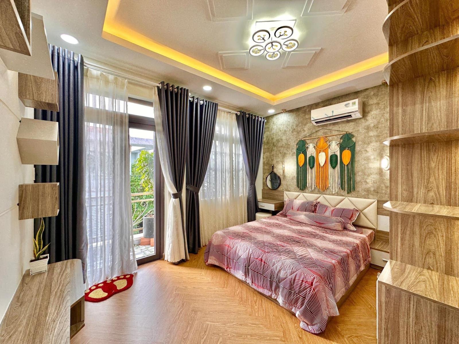 Cần bán gấp căn nhà mới xây đường Huỳnh Văn Nghệ phường 15 quận Tân Bình 4.3x17m trệt, lửng, 2 lầu , sân thượng 